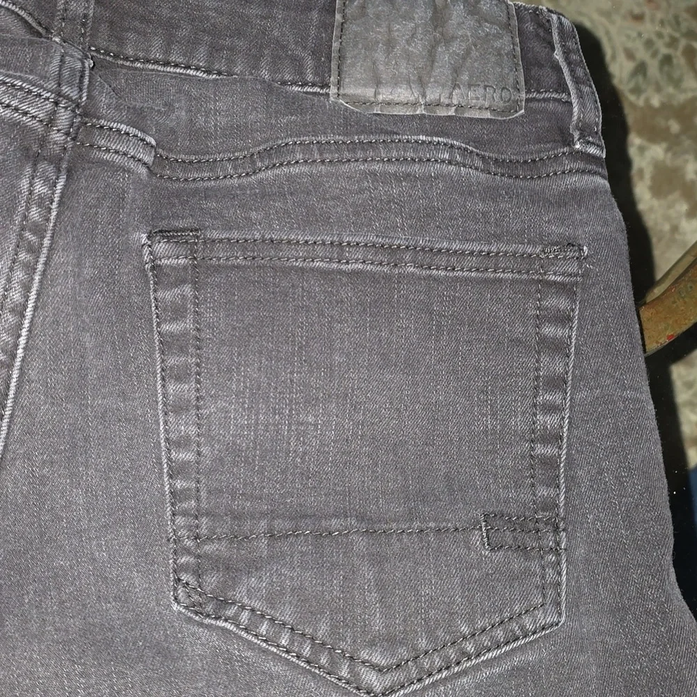 Aeropostale Jeans Men's Size 27 Waist Skinny Black Jeans ripped distressed holes